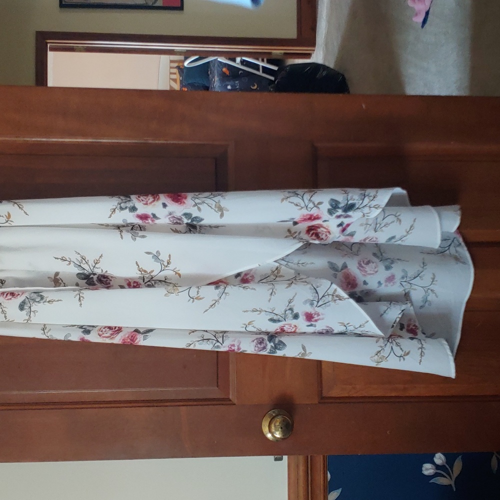 Dress - Picture 5 of 7